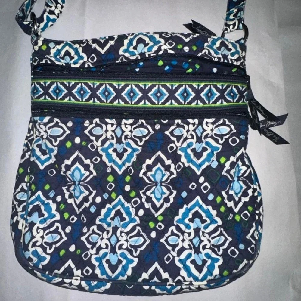 authentic Vera Bradley Trio Zip Hipster crossbody purse